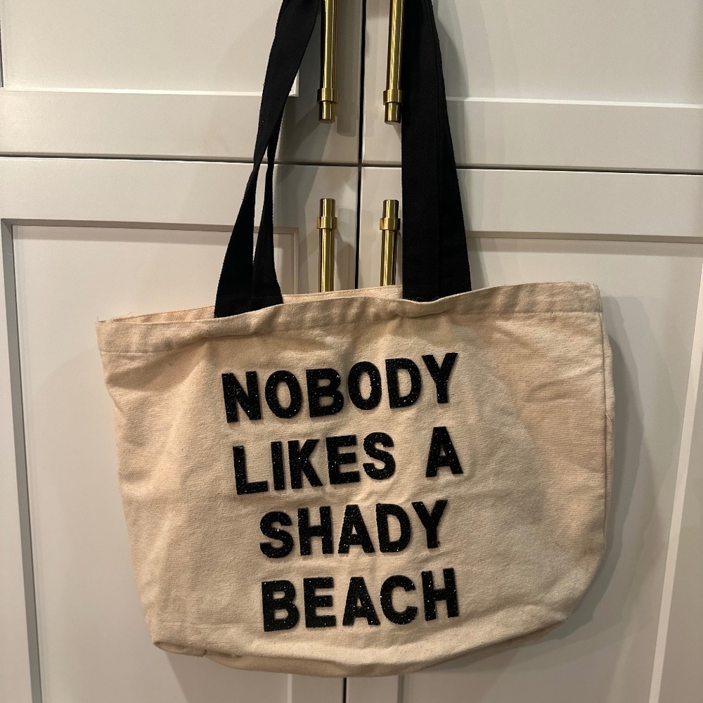 NOBODY LIKES A SHADY BEACH CRYSTAL TOTE